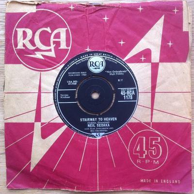 7-дюймовая пластинка NEIL SEDAKA, STAN APPLEBAUM & HIS O - Stairway To Heaven / Forty Winks Aw 45RCA1178 RCA 1960 UK Рок Б/У