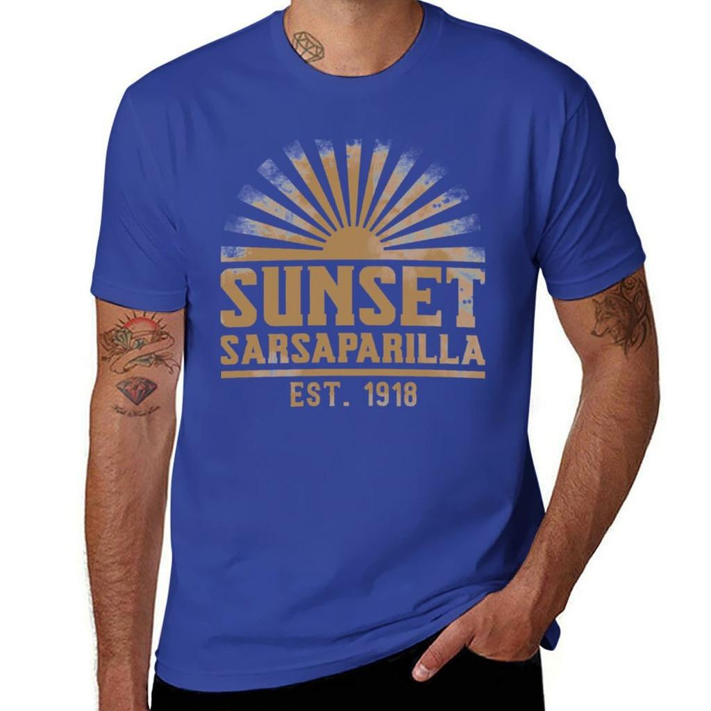 Футболка с логотипом Sunset Sarsaparilla [выцветший пустынный загар] винтажная аниме-футболка каваи одежда мужская футболка с графикой