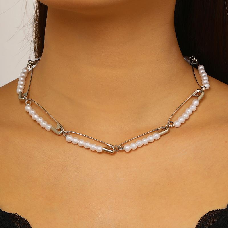 Brooches Pearl Pendant Necklace for Women Exquisite Paperclip Collarbone Chain Vintage Hip-Hop Casual Versatile Jewelry Gift New