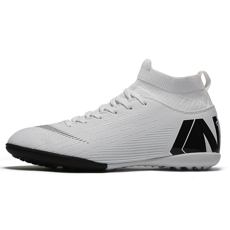 New Soccer Shoes Men Anti-slip Outdoor Grass Training Breathable Football Boots Wear-resistant Lightweight Sports Shoes Men