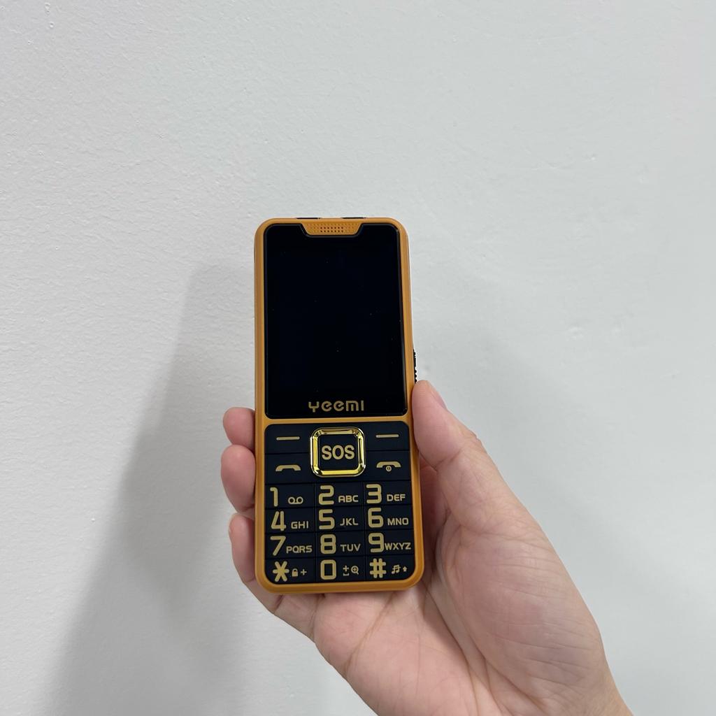 Новый мобильный телефон YEEMI K3 GSM 2G 2,4 дюйма HD Dual SIM 2500 мАч Большая батарея Фонарик Type-C Камера Супертонкий кнопочный телефон для пожилых людей и студентов