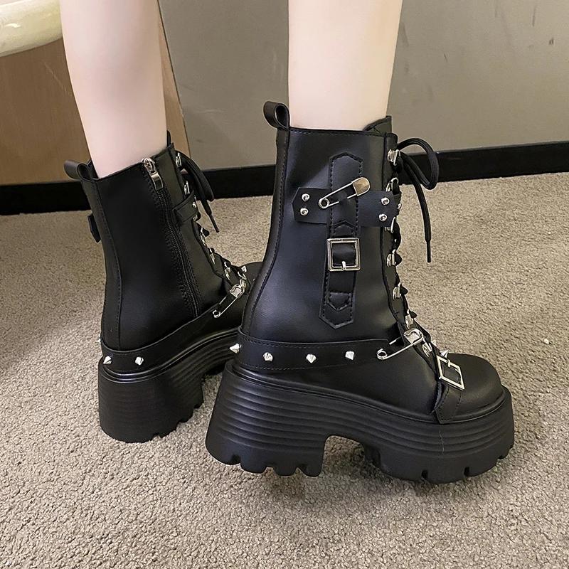 Fashion Women Autumn Winter Warm Plush Punk Boots Fashion Chunky Leather Sneakers 9CM Wedge Buckle Rivet Platform Motorcycle Ankle Boots