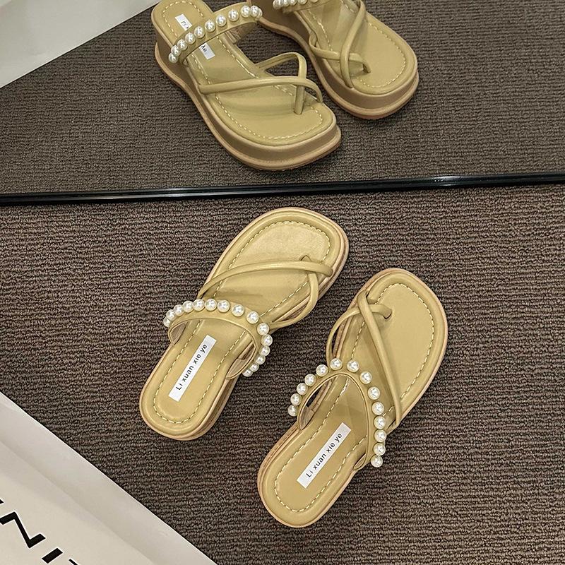Французские тапочки с жемчужным носком женские 2024 новый стиль феи модные и удобные для отдыха на пляже ниша одно слово перетаскивание