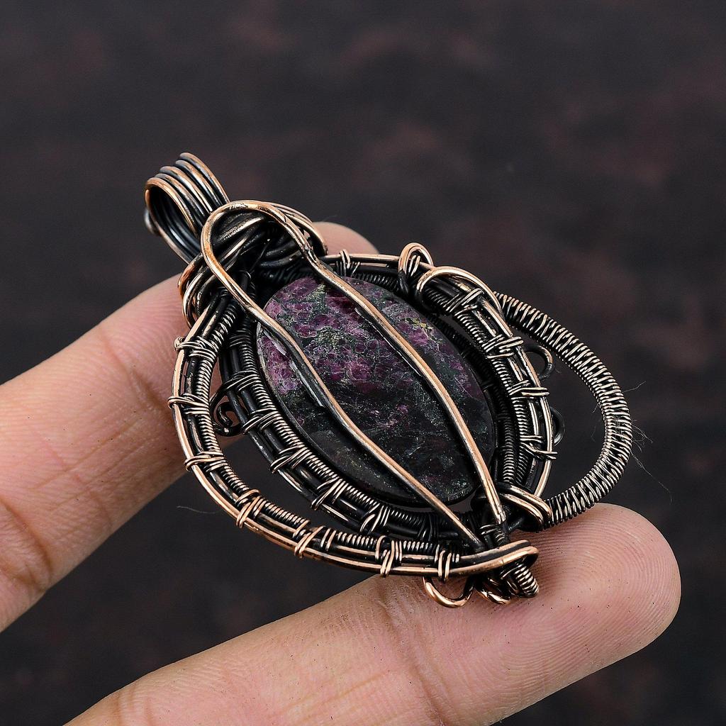 Кулон с эвдиалитом, медная проволока, кулон, медные украшения ручной работы, кулон с драгоценным камнем, подарок для женщин, ювелирные изделия с эвдиалитом, подвески с камнем