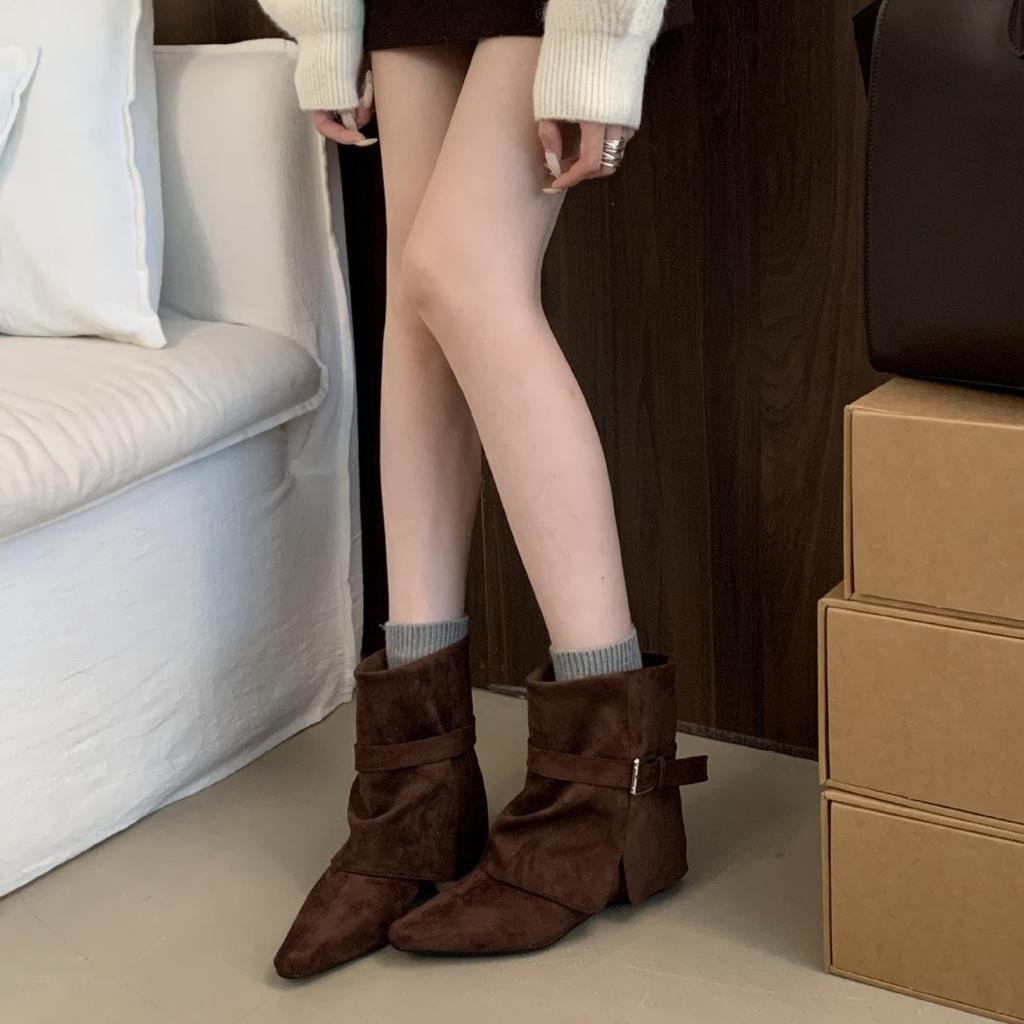 Осень 2025 новые ботильоны с острым носком, толстым каблуком, средней высотой каблука, коротким плиссированным голенищем для женской одежды с пряжками-ремнями и низким каблуком