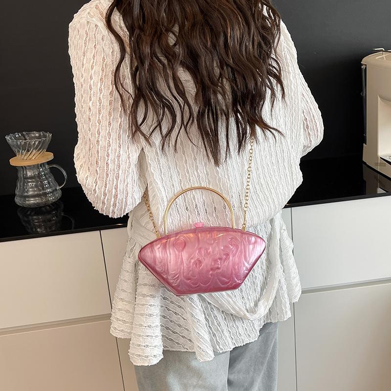 Женская сумка 2025 новая европейская и американская модная нишевая вечерняя сумка акриловое гусиное яйцо персонализированная сумка-коробка