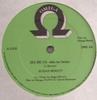 12-дюймовая пластинка SUGAR MINOTT - See Me Ya - Who Me Favour OMS2 Omega Records UK Регги, Ска и Даб Б/У