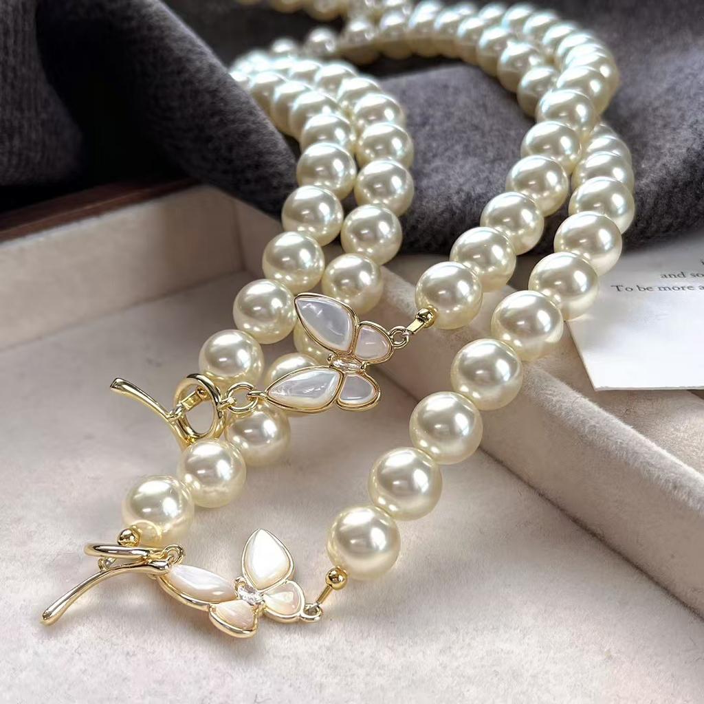 Vintage High-Gloss Perfect Circle Artificial Crystal Pearl Butterfly Sweater Chain Necklace Collarbone Chain