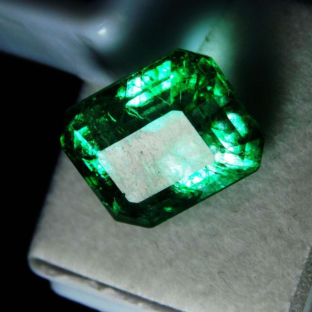 Top Rich Natural Emerald Cut 8.13 Ct Green Emerald Loose Gemstone