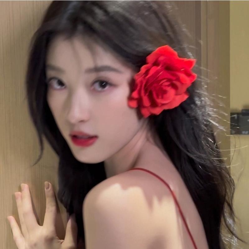 Mosricci Retro Red Bikini: Europe & US Celebrity Style, Sexy Two-Piece Swimsuit with Chest Pads for Women.