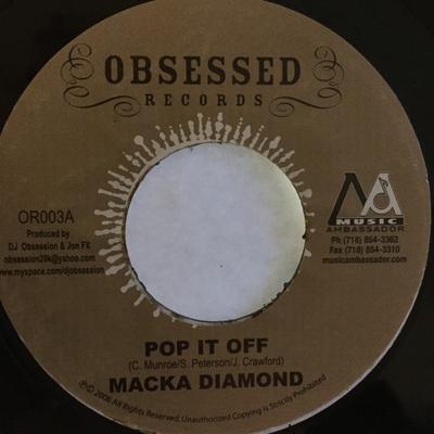 7-дюймовая пластинка MACKA DIAMOND / MAJOR DAMAGE - Pop It Off / Old G OR003 Obsessed Record 2006 Ямайка Регги, Ска и Даб Б/У