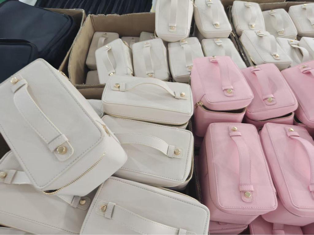 Portable Cross-Grain Leather Cosmetic Bag with Gold Hardware - Makeup and Skincare Travel Organizer