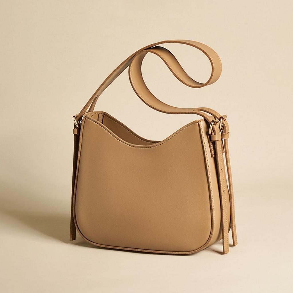 Осень и зима высококлассная универсальная сумка-мессенджер женская 2025 новая мода ретро французская женская сумка на плечо сумка под мышкой