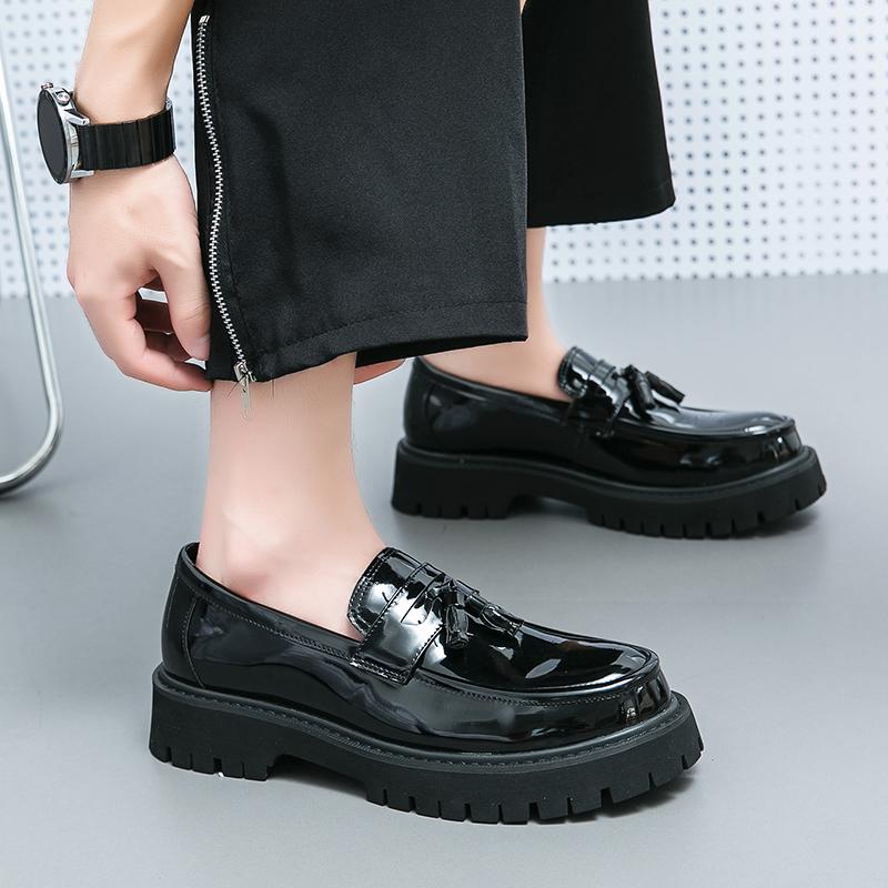 Новые мужские повседневные кожаные туфли, деловые повседневные туфли на толстой подошве, лакированные туфли на платформе, мужские уличные модные свадебные туфли