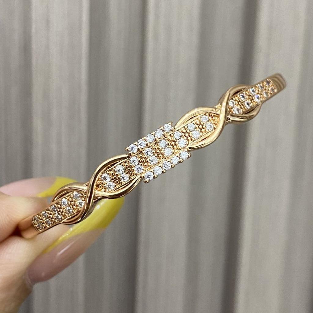French Temperament, Exquisite Cross-over Women's Light Luxury, High-end and Exquisite Niche Hand Jewelry Bracelet