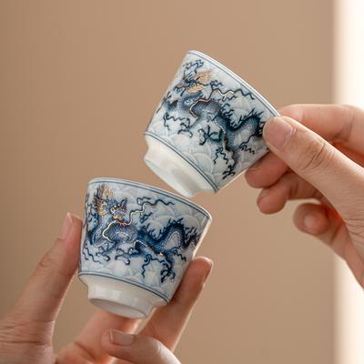 Сине-белая драконья узорная чайная чашка с инкрустацией золотом и серебром, мастер-чашка, высококачественная керамическая маленькая чайная чашка
