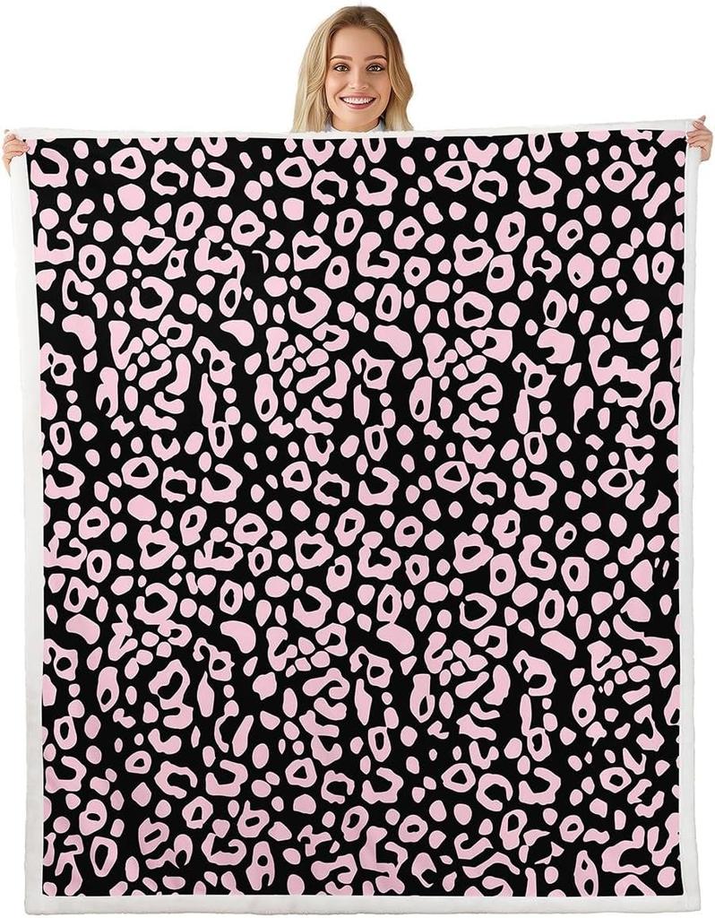 Pink Leopard Print Blanket Animal Pattern Soft Throw Bold Fashion Design Bedroom Decor Wild Style Cozy Home Textile