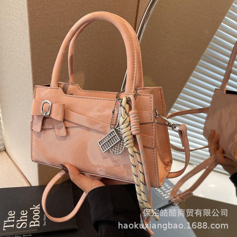 Премиальная сумка в иностранном стиле женская 2025 новая простая нишевая дизайнерская сумка через плечо, сумка-мессенджер, модная портативная сумка-тоут