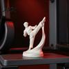 Настольное украшение 3D-печатная статуэтка человека, выполняющего удар ногой в каратэ, Белая фигурка скульптура для боевых искусств, Современный декор для дома, Украшение с персонажем тхэквондо, Минималистичный