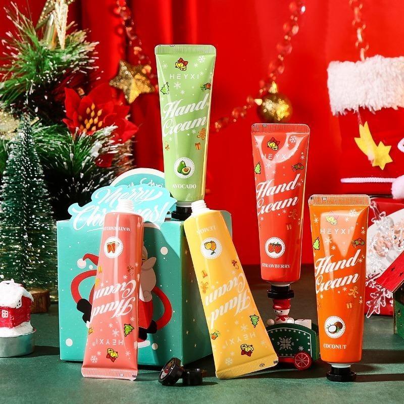 Рождественский набор из 5 кремов для рук Увлажняет и увлажняет Сохраняет кожу мягкой и гладкой В холодную погоду Подходит для всех типов кожи Идеальный рождественский подарок