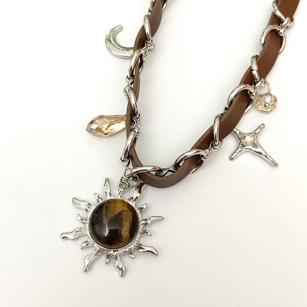 Niche Maillard Double Layer Brown Leather Clavicle Chain Women Octagram Sun Pendant Retro Daily Street Fashion Neck Accessory Gift