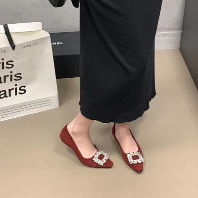 Французская квадратная пряжка стразы повседневные клинья туфли-лодочки 2024 новые замшевые на низком каблуке на одной педали женская обувь