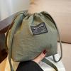 Niche Design Bag New Large Capacity Saliva Bucket Bag Fashionable and Versatile Nylon Cloth One-shoulder Crossbody Bag