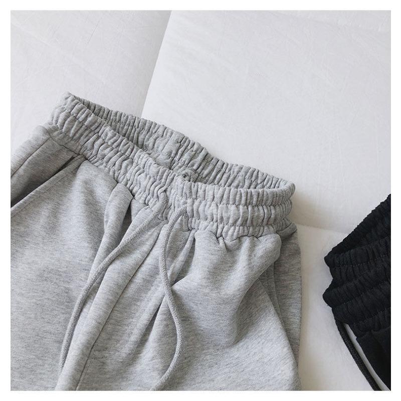 Женские летние свободные спортивные шорты в корейском стиле для ношения на открытом воздухе - с высокой талией, широкие штанины, утягивающие, идеально подходят для бега и повседневной носки.