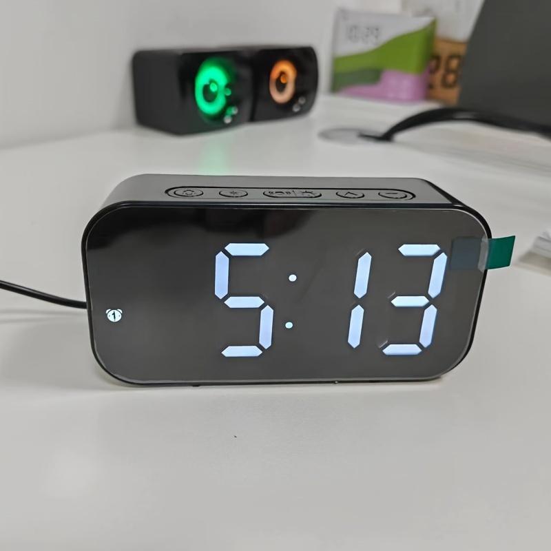 Голосовое управление Цифровой будильник Температура Двойной будильник Повтор Настольные часы 3 уровня Регулировка яркости 12/24H LED часы