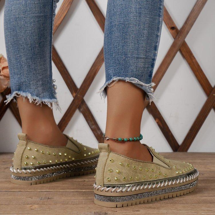 Большие размеры повседневные одинарные туфли женские весна 2024 новые на толстой подошве с заклепками модные женские туфли