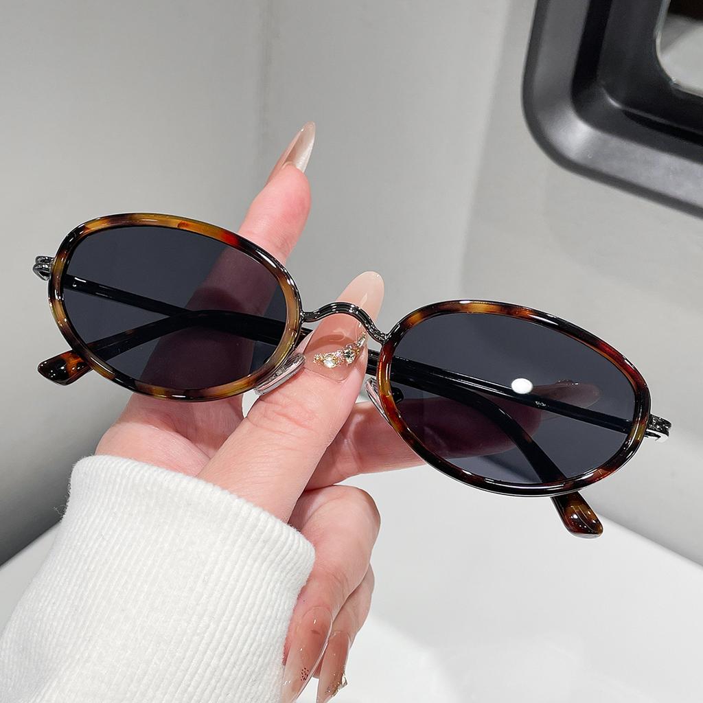 1PCS Retro Oval Sunglasses Small Frame Unisex Fashionable Casual Sun Shades Party Essential Eyewear
