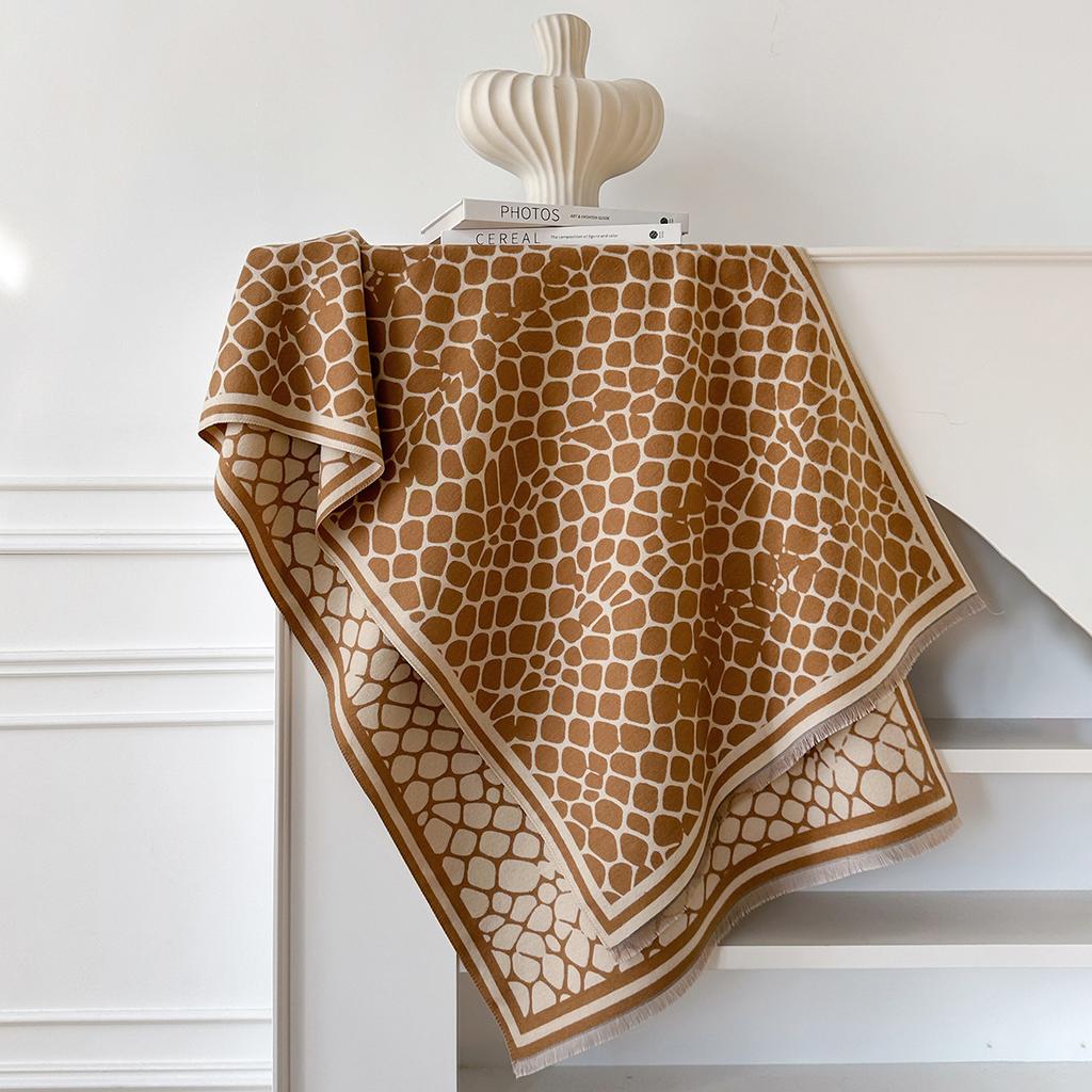 Retro High-End Textured Imitation Cashmere Scarf For Women, Thickened In Autumn And Winter, Warm, Windproof And Cold-Resistant, Student Scarf Shawl