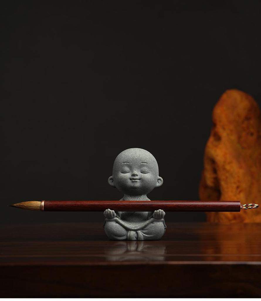 Синяя песчаная скульптура Укуна: Многофункциональный держатель для кистей и креативное ornamental-грузик для бумаги
