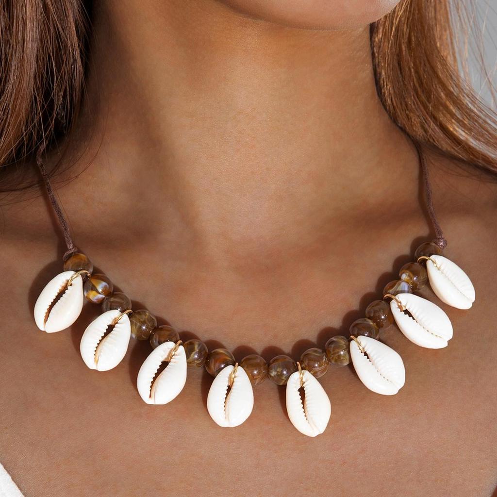 Hot Selling Summer New Seaside Vacation Bohemian Style Shell Pendant Necklace for Women's Jewelry Simple Fashionable Pendant Collarbone Necklace