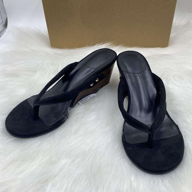 Fashion Retro Metal Rivet Decoration Brand Slippers Women Comfortable Clip Toe Wedges Slide Sandals Summer Sexy Holiday Beach Flip Flops