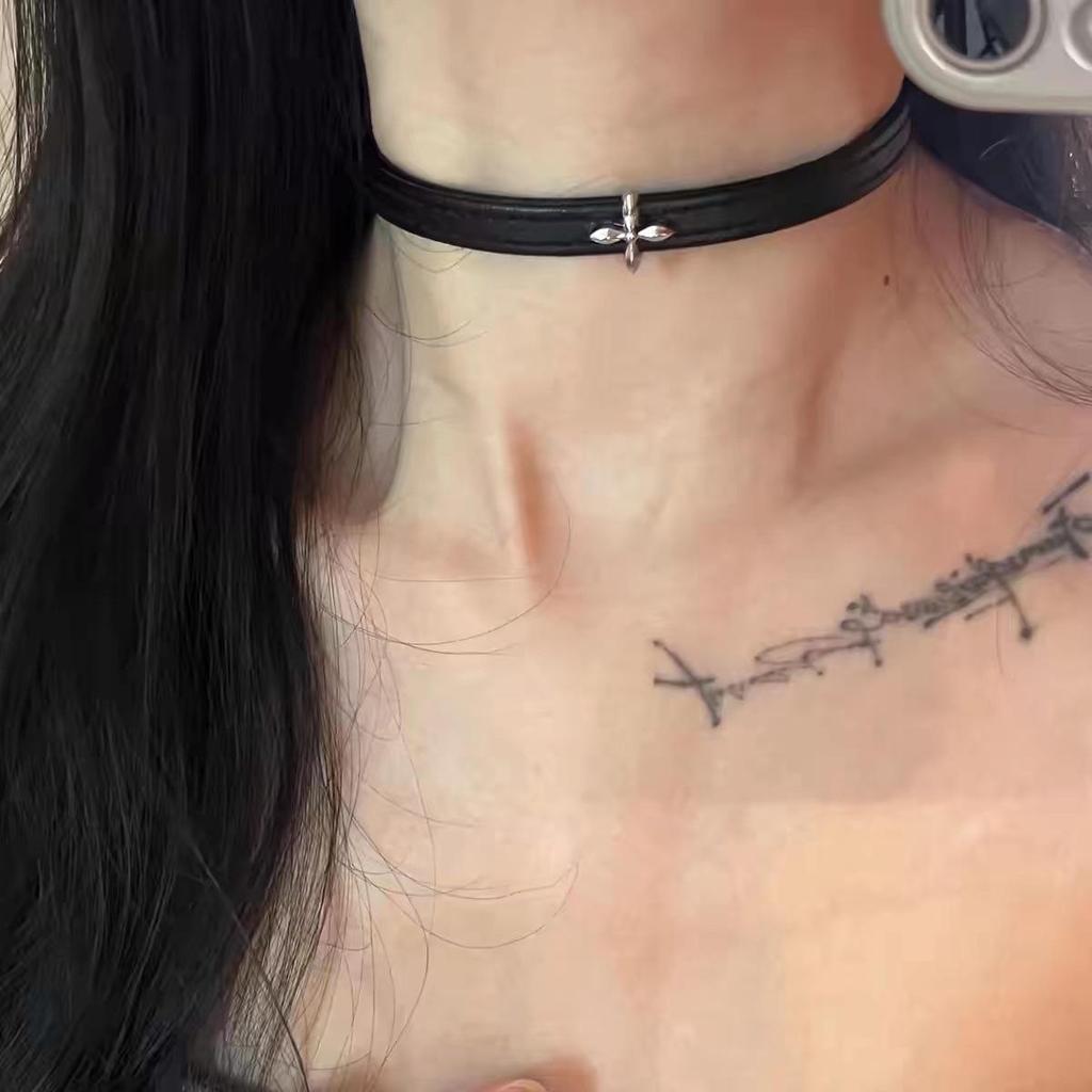 "Y2K Crystal Pearl Choker: Стильное, роскошное высококачественное ожерелье для женщин.