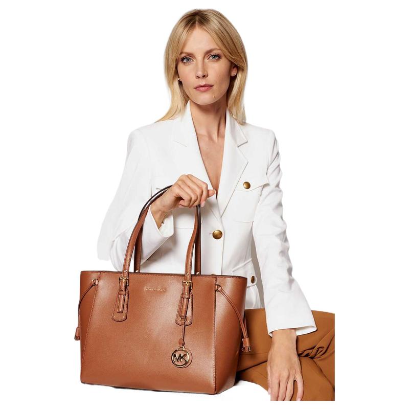 MICHAEL KORS Voyager letter LOGO pendant solid color leather catfish bag shoulder bag medium size women's leather brown