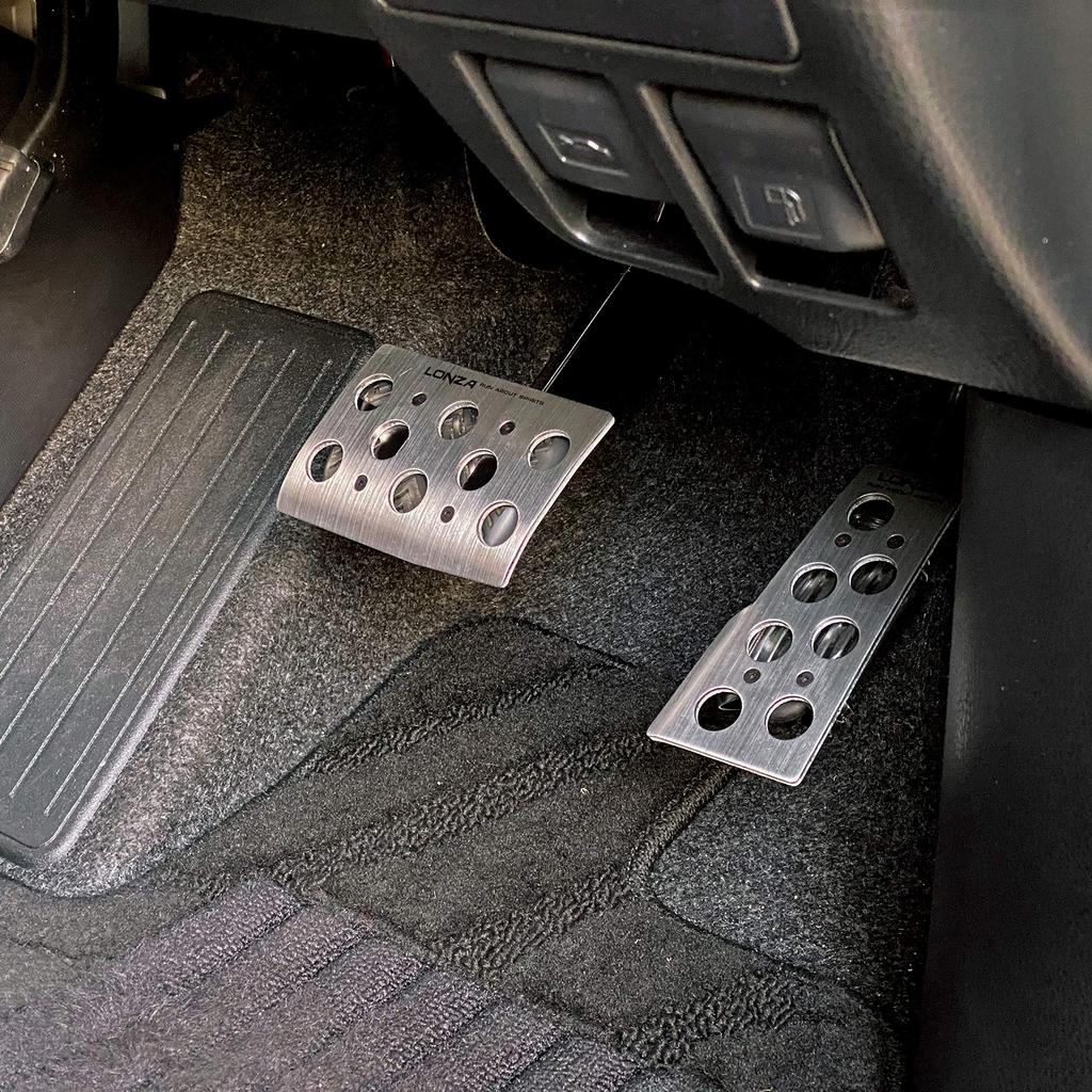 Педаль автомобильная алюминиевая Napolex LONZA AT набор педалей для автомобиля размеры спортивных педалей автомобильные принадлежности 71x110/119x56 мм LZ-303