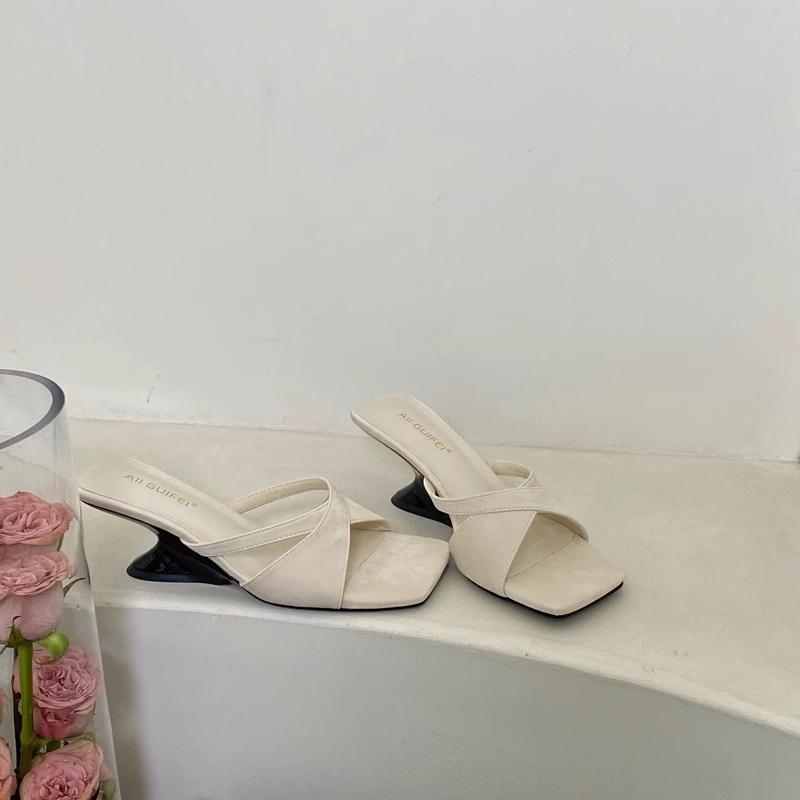 Fashion 2024 Designer Elegant Shoes Women Sandals Wedge Heel Medium Slippers Women Open Toe Luxury Fashion Party Women Shoes