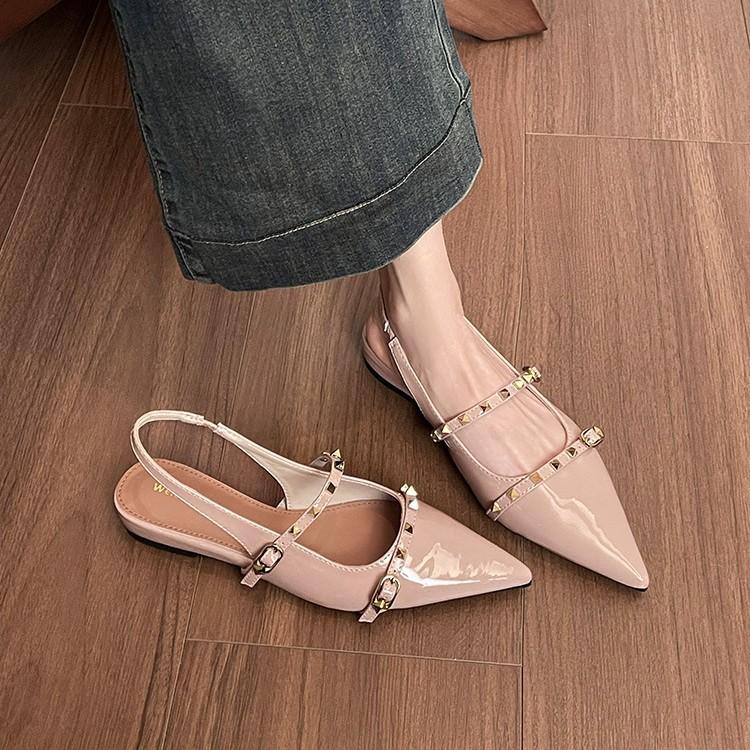 Женские сандалии с французскими заклепками, с сумкой на заднике, пустые, женские, 2025 новые, в стиле феи, с темпераментом, универсальные, повседневные, одинарные туфли, женские, летние, для улицы