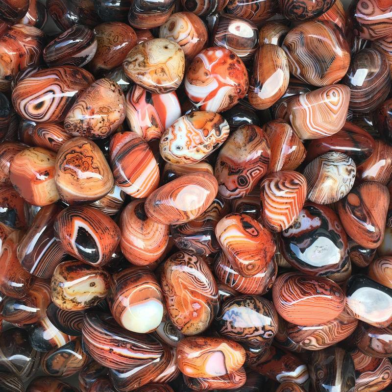 Stunning Natural Madagascar Banded Agate Crystal Stone For Healing And Ornamentation