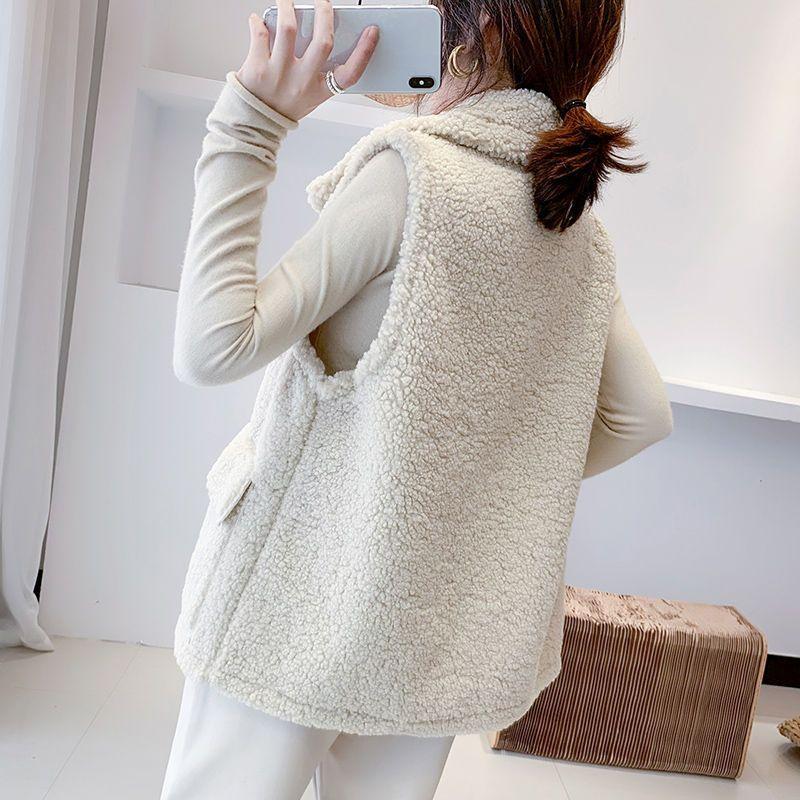 Пушистый и уютный жилет-кардиган из овечьей шерсти для женщин с карманами