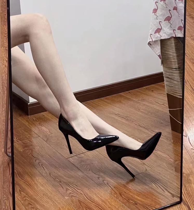 Сексуальные туфли на высоком каблуке, клубные, облегающие, шпильки, лакированная кожа, ультравысокий каблук, женские туфли для свадебного платья, с острым носком
