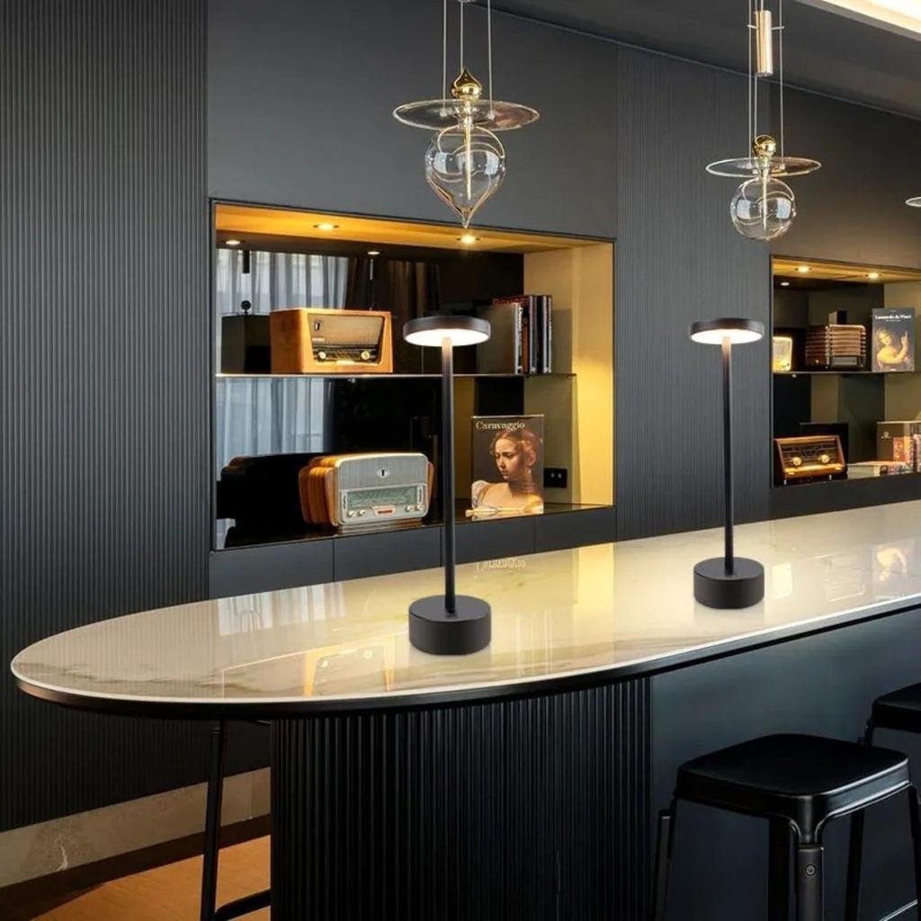 Металлическая светодиодная настольная лампа с сенсорным управлением, 3 режима освещения с регулировкой яркости при длительном нажатии, перезаряжаемая и беспроводная современная лампа