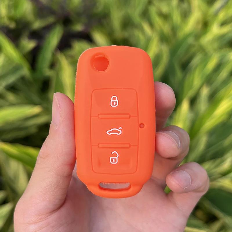 uwhxm4 Silicone Car Key Case Cover for VW Volkswagen Passat B5 Polo T4 Golf 4 for Seat Leon 1 Altea Ateca for Skoda Octavia A5 Keychain