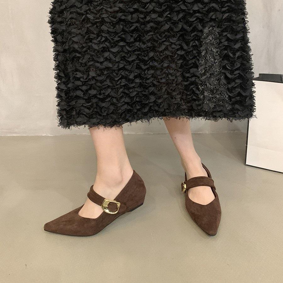 Туфли-лодочки на танкетке в стиле ретро с острым носком, с мелким вырезом, одинарные, женские, весенне-осенние, для создания темпераментного образа с юбкой, для работы, туфли Мэри Джейн