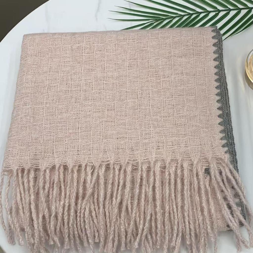 Korean Checkered Scarf with Crochet Edge: High-End Warm Neck Protector for Autumn and Winter