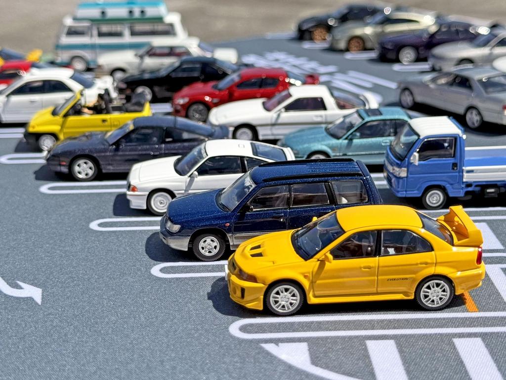 TOMYTEC Tomicarama Vintage Scale 13a Daikoku Parking Area Mat B Toyota Chaser Tourer V 1998 Rubber Mat ABS Resin and Acrylic Accessory Set Partially