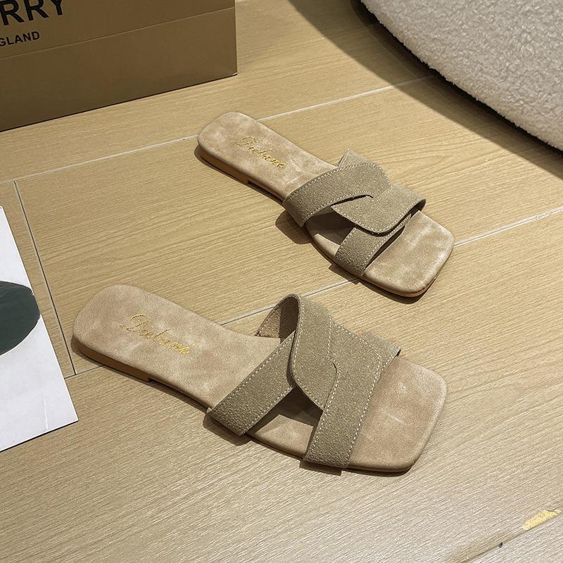 Retro Slippers Female Flat Bottom One Word New Summer Beach Sandals Slippers