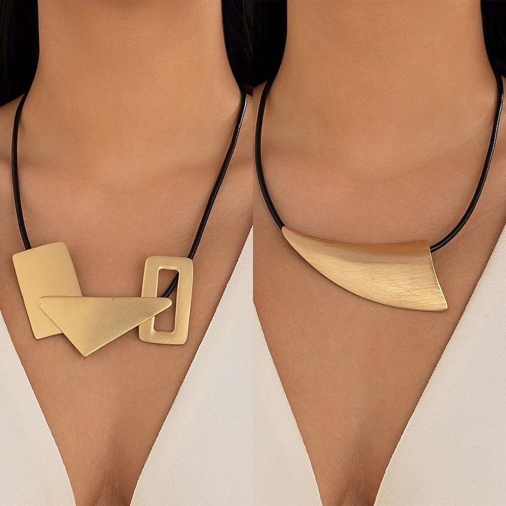 Ожерелье в стиле ins с преувеличенными геометрическими узорами, персонализированное полое колье из матового металла